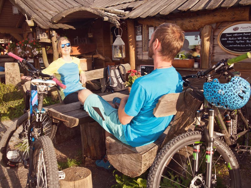 Brotzeit an der Hainichbaude am Craulaer Kreuz